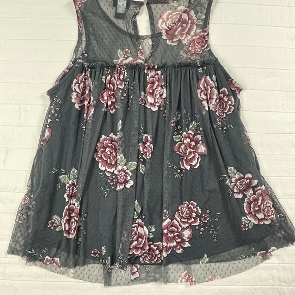 Torrid Floral Gray Sleeveless Mesh Overlay Romantic Blouse Size 0 - Picture 9 of 12